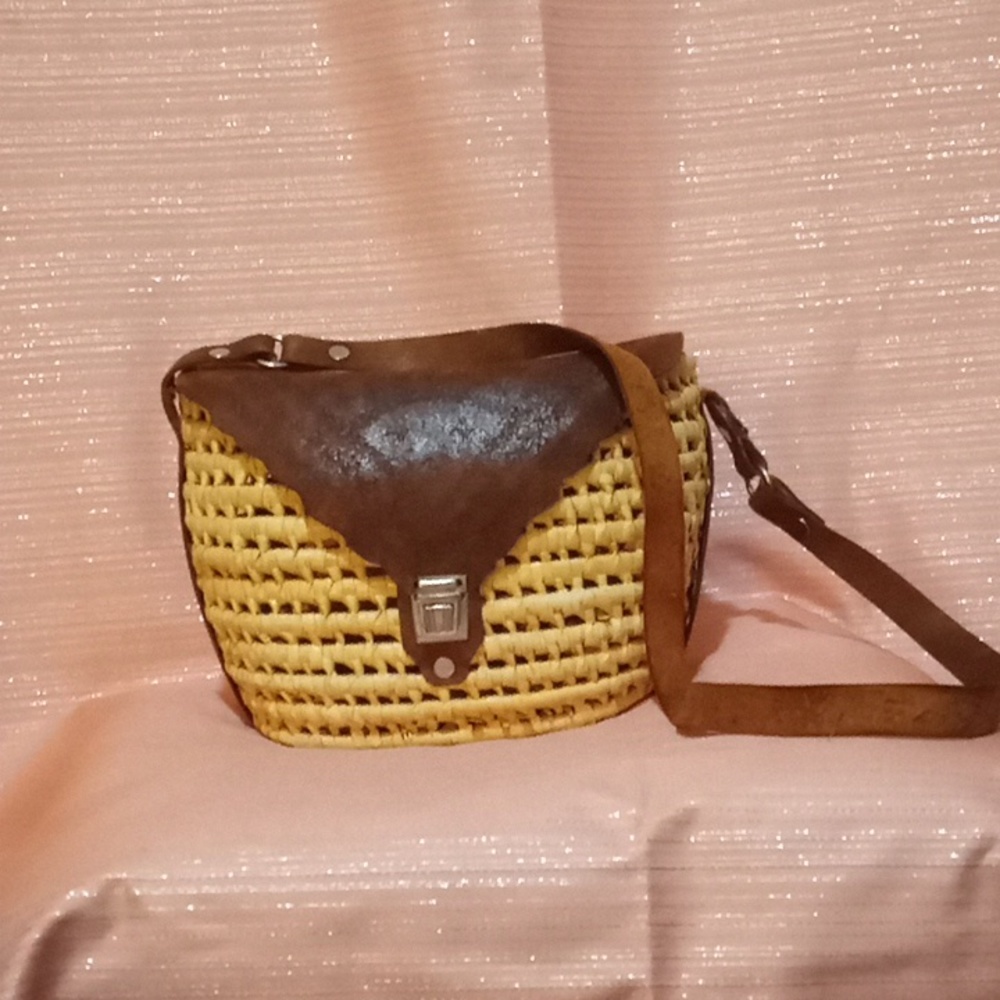 Vintage wicker purse